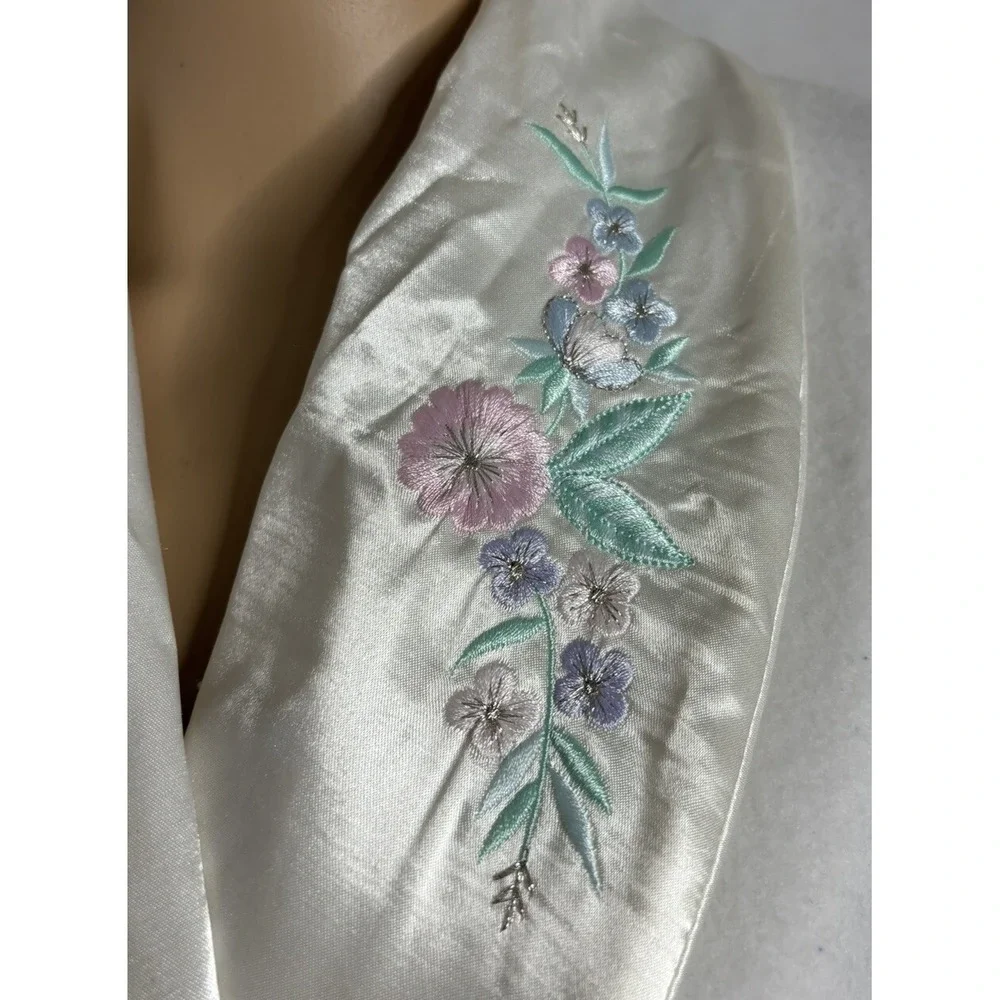 Erika Taylor Intimates Robe Womens Petite L PL Fleece Embroidered Satin **READ